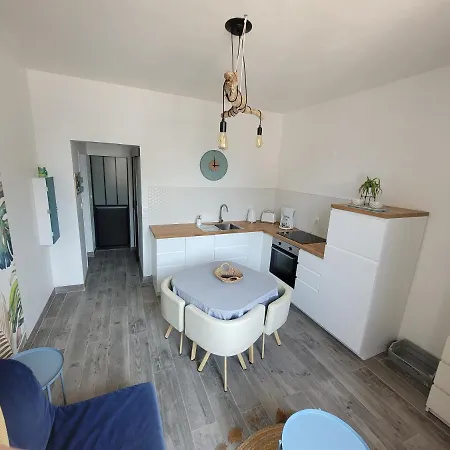 Charmant T2 Place Du Marche A 波尔尼谢