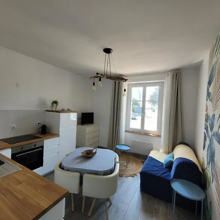 Charmant T2 Place Du Marche A 波尔尼谢