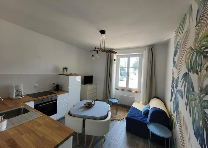 Charmant T2 Place Du Marche A Pornichet